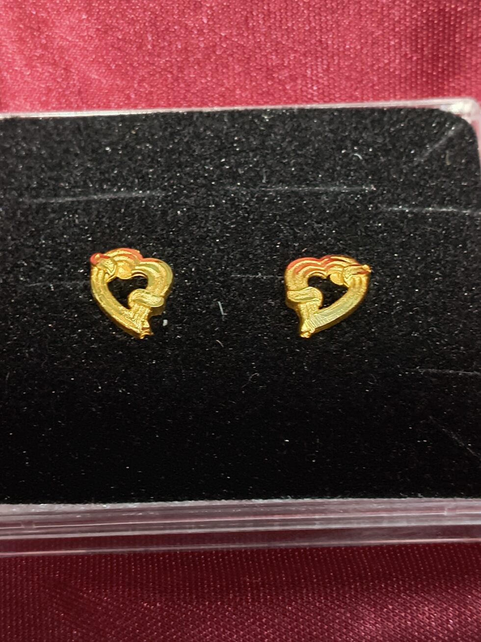 Gold-Plated Heart Knot Earrings – 2025’s Most Elegant Pair