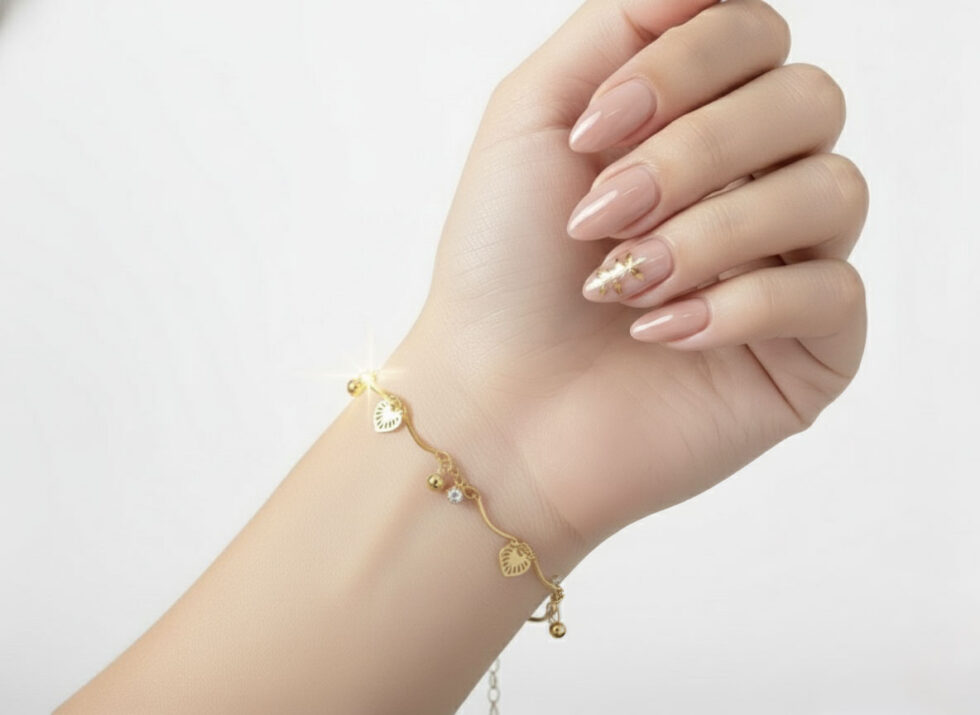 Women’s Gold-Plated Leaf Charm Bracelet